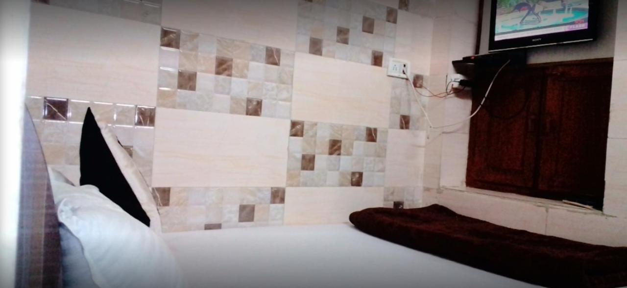 Ajanta Hotel 100 Mtrs Railway Station & 400 Mtrs Dargah Adźmer Zewnętrze zdjęcie